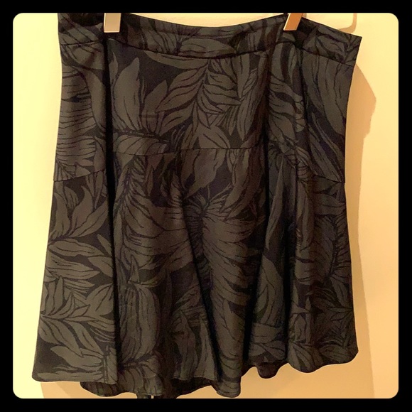 Club Monaco skirt - Picture 1 of 1